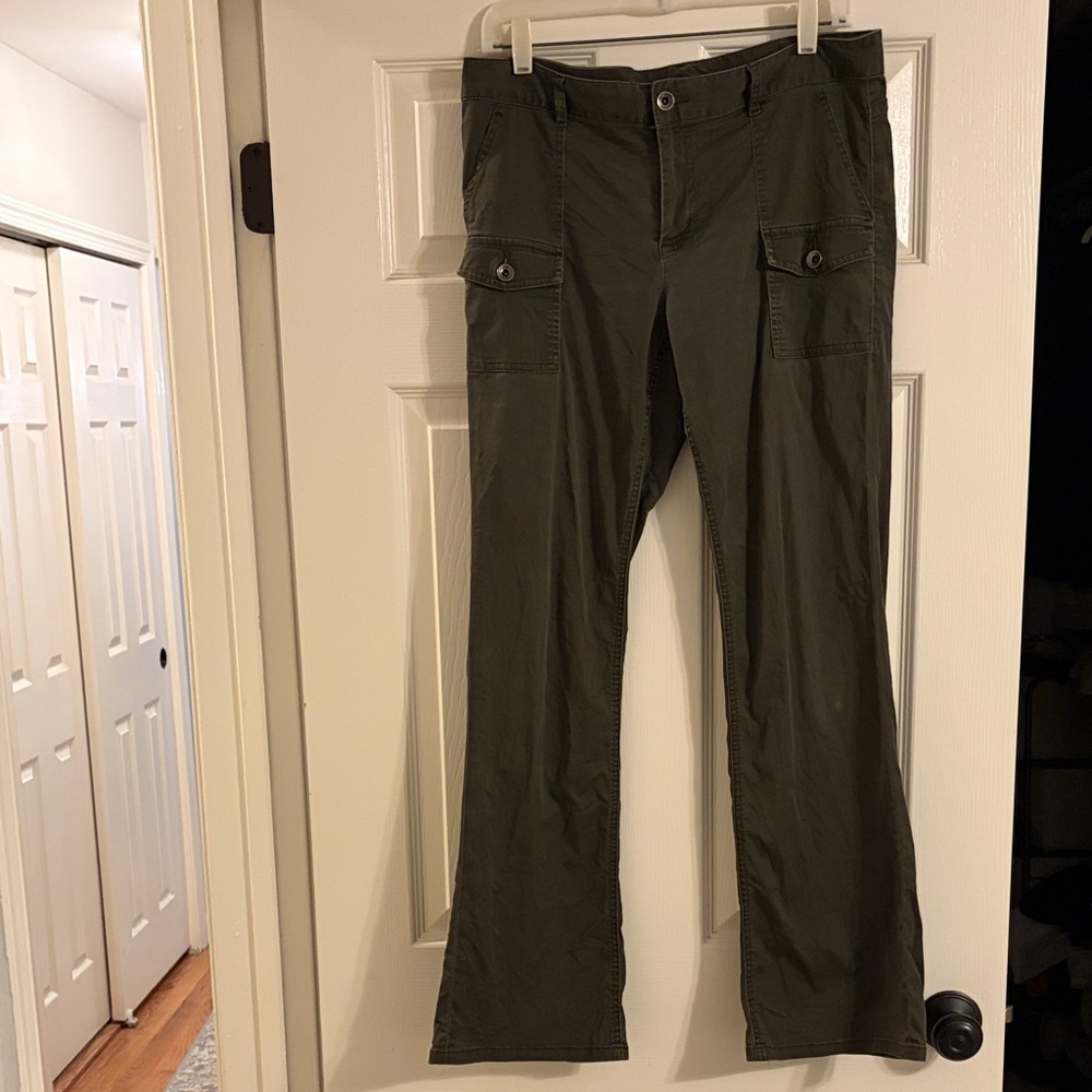 Banana Republic Women's Olive Cargo Pants
